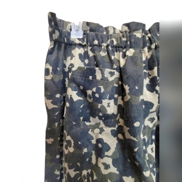 NWT Large 100% Cotton Camo Zipped Stretchy Waist Pants Front and Back Pockets - Picture 6 of 9